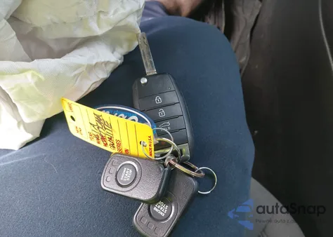 2015 Kia Optima Lx z USA, uszkodzony, nr VIN KNAGM4A70F5560728